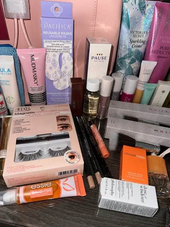 62 Piece Huge Resellers Bundle of Makeup, Skincare, Haircare, & More - Picture 3 of 14